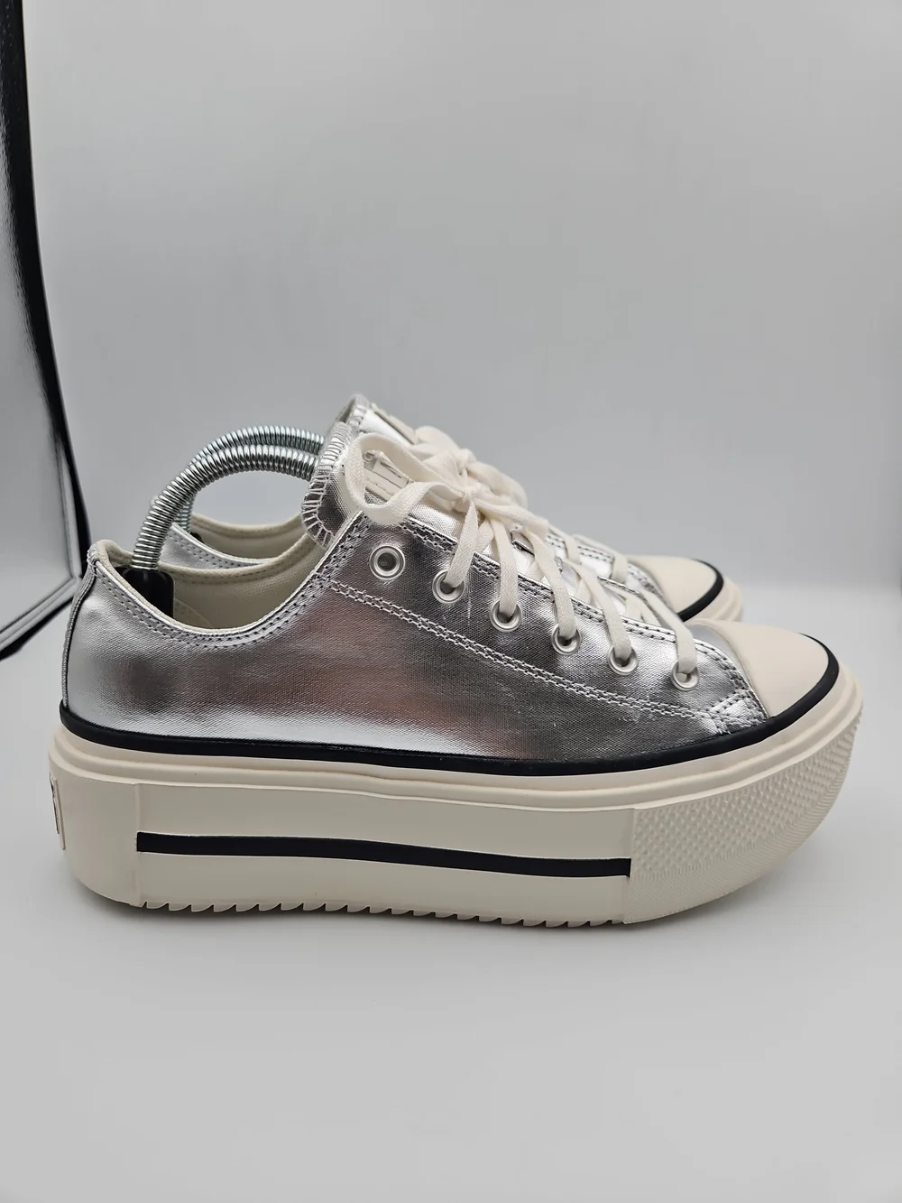 Converse eye catching